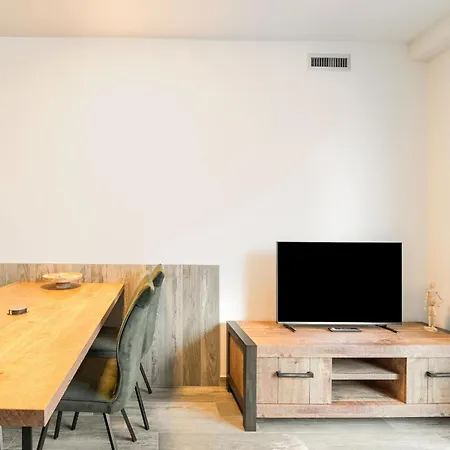Airy In South Limburg, Cleaning Included Apartment Landgraaf